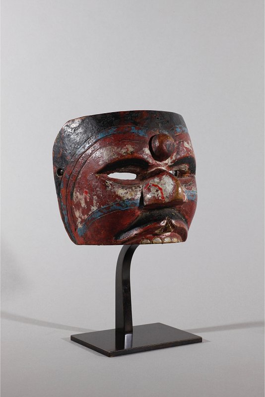 [[Masque du Wayang Topeng 5|Wayang Topeng mask 5]]